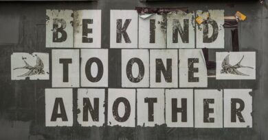 Personal Growth Through Acts of Kindness